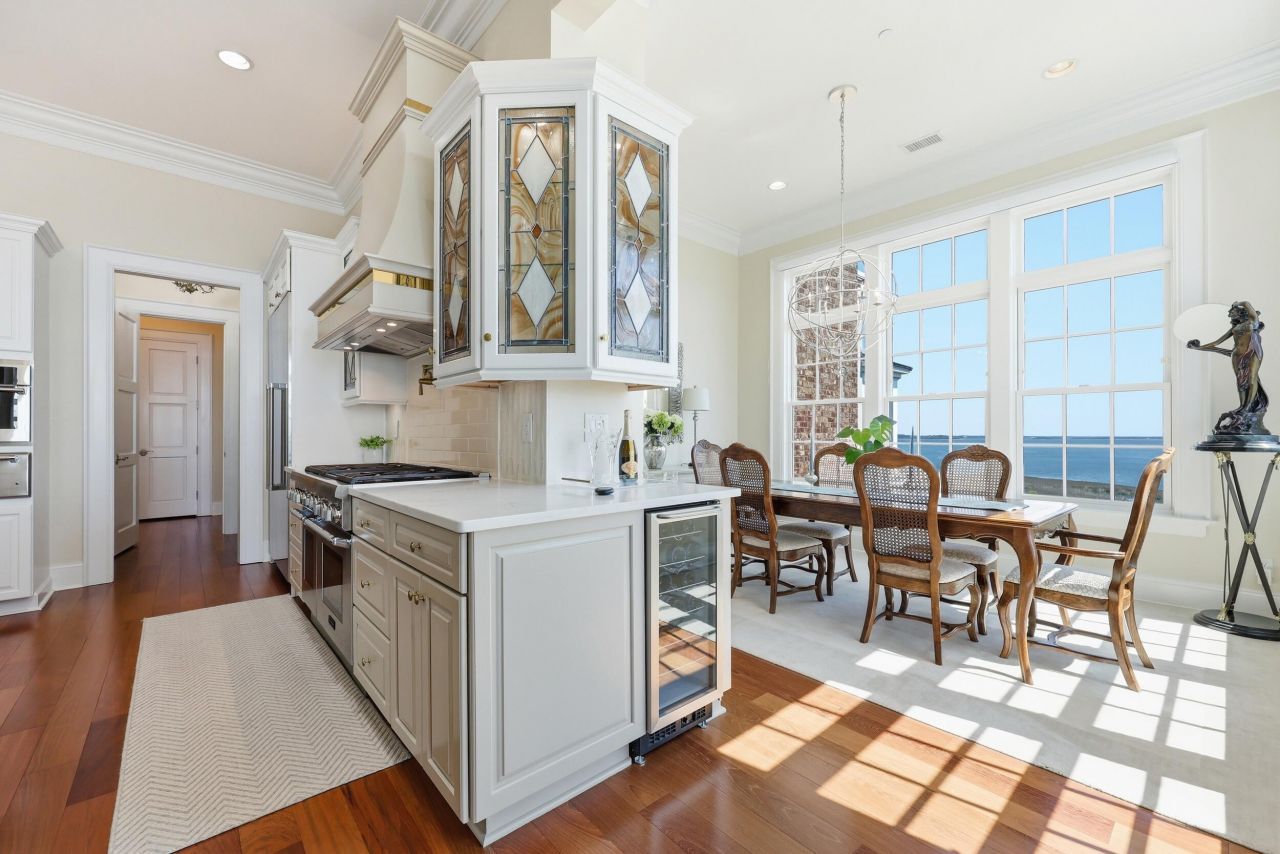 134 Fairbanks Oak Alley Photo 13