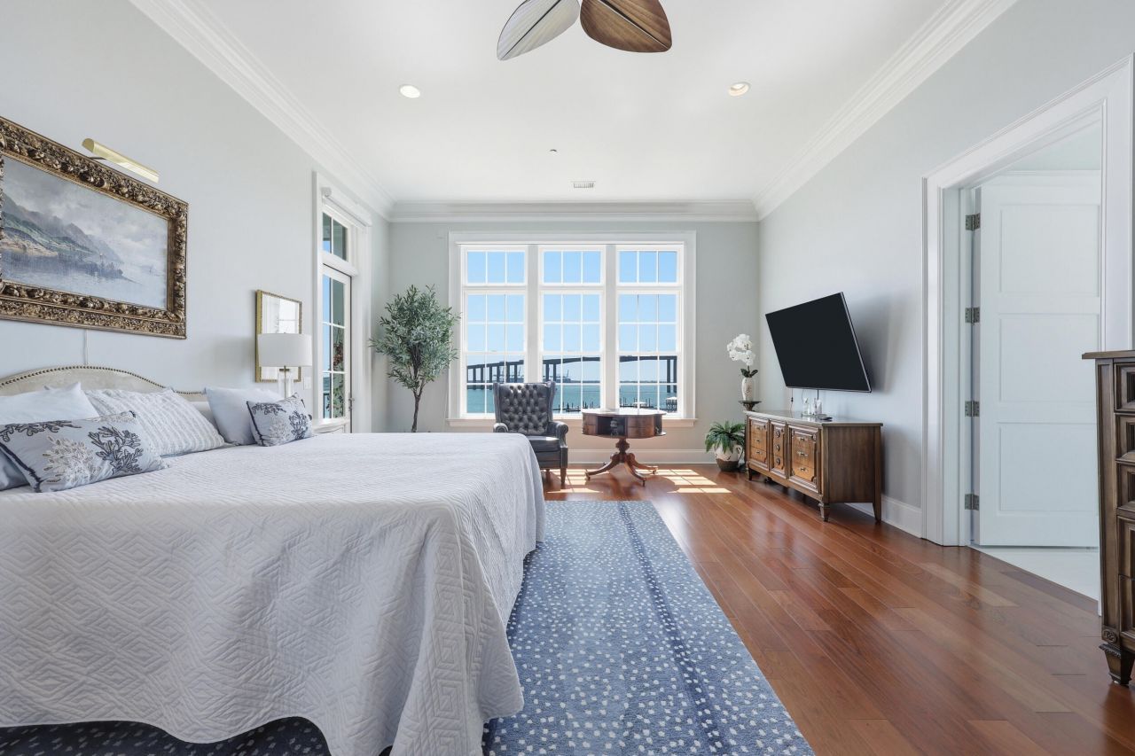 134 Fairbanks Oak Alley Photo 16