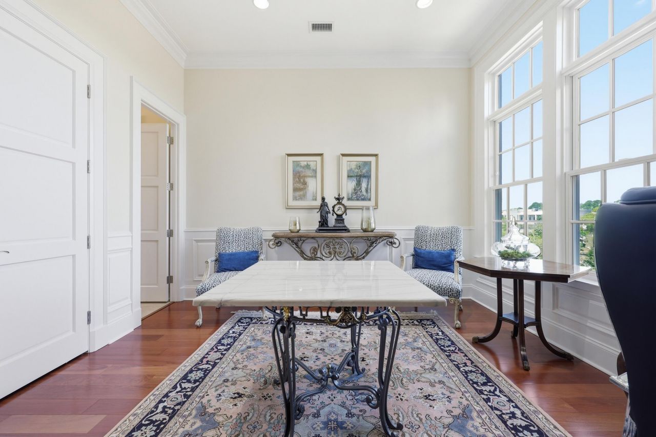 134 Fairbanks Oak Alley Photo 23