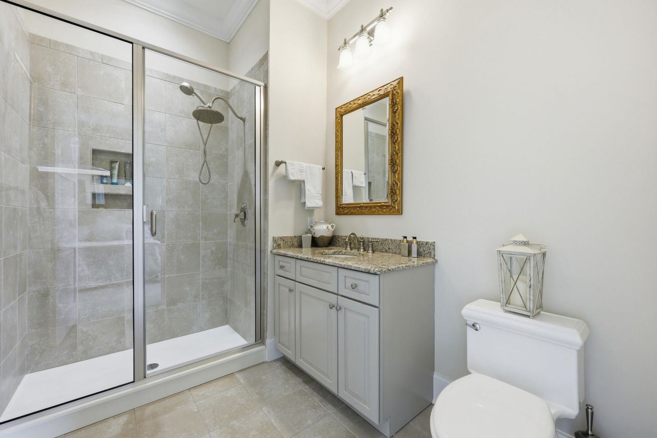 134 Fairbanks Oak Alley Photo 28