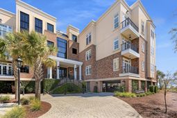 134 Fairbanks Oak Alley photo 4