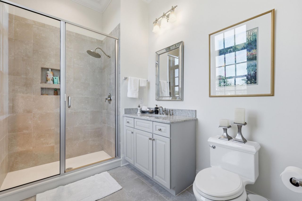 134 Fairbanks Oak Alley Photo 32