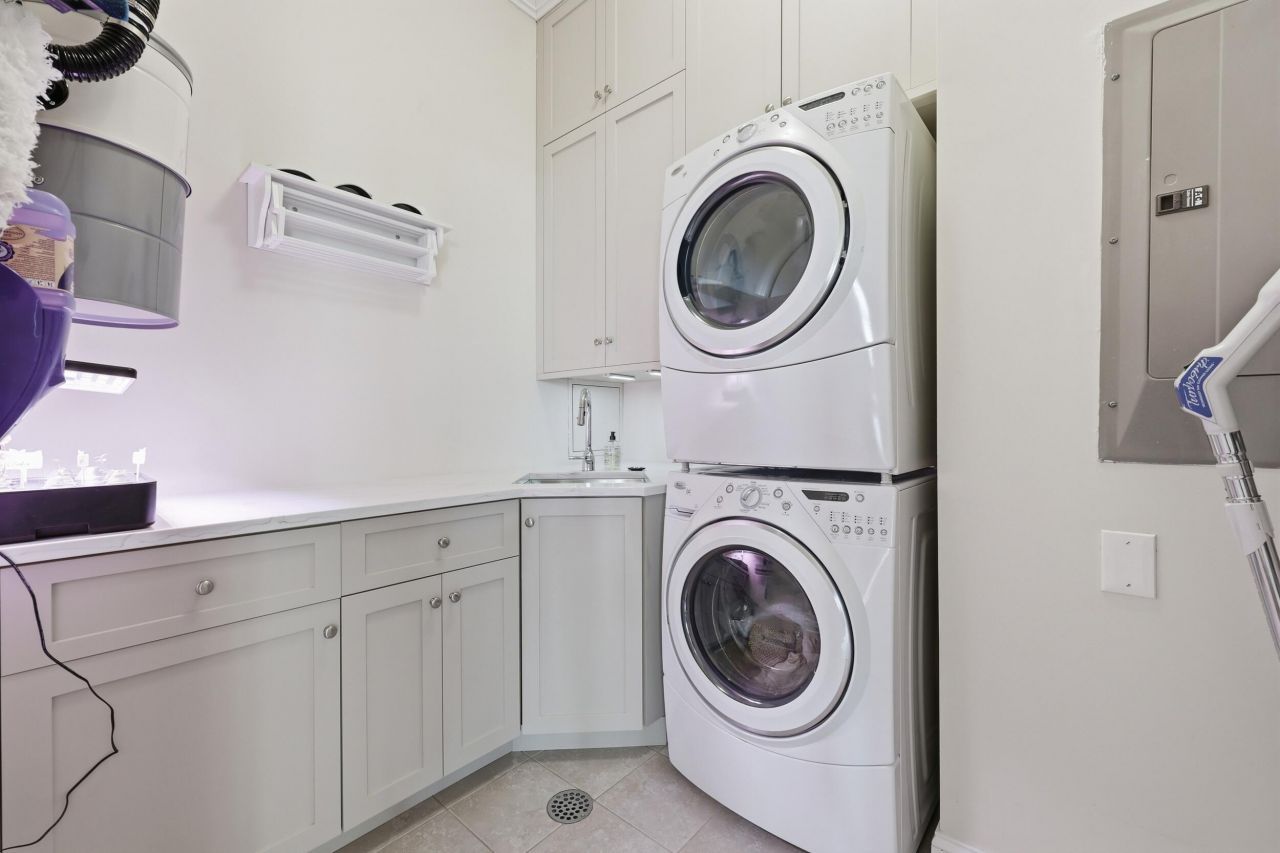 134 Fairbanks Oak Alley Photo 33