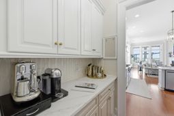 134 Fairbanks Oak Alley photo 4