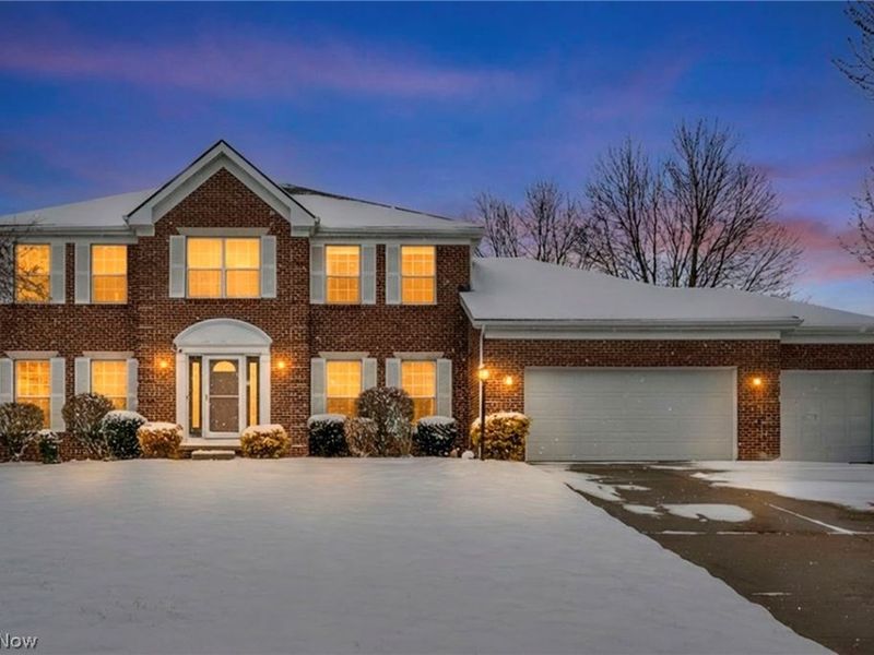 1273 Muchney Circle, Akron, OH 44312 Photo 2