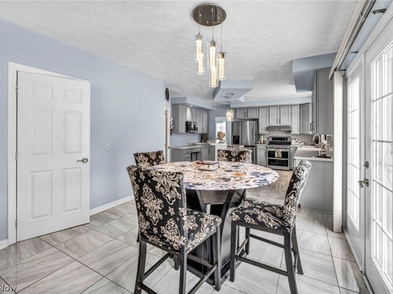 1273 Muchney Circle, Akron, OH 44312 Photo 21