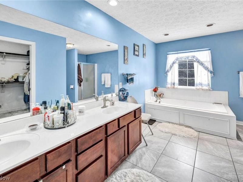 1273 Muchney Circle, Akron, OH 44312 Photo 40