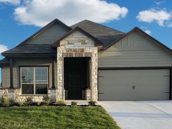 192 Beth Ann LOOP , Taylor, TX 76574