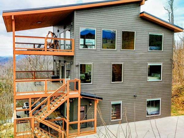 315 N Mountain Trail , Gatlinburg, TN 37738