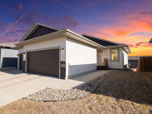 3000 S Richie Dr, Sioux Falls, SD 57106