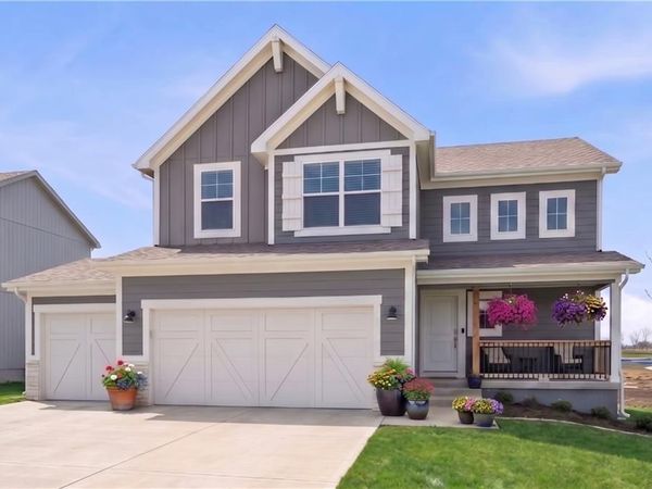 3522 SE Corbin Drive, Lee's Summit, MO 64082