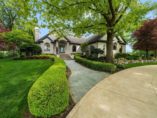 13 Quail Island, Elkhart, IN 46514