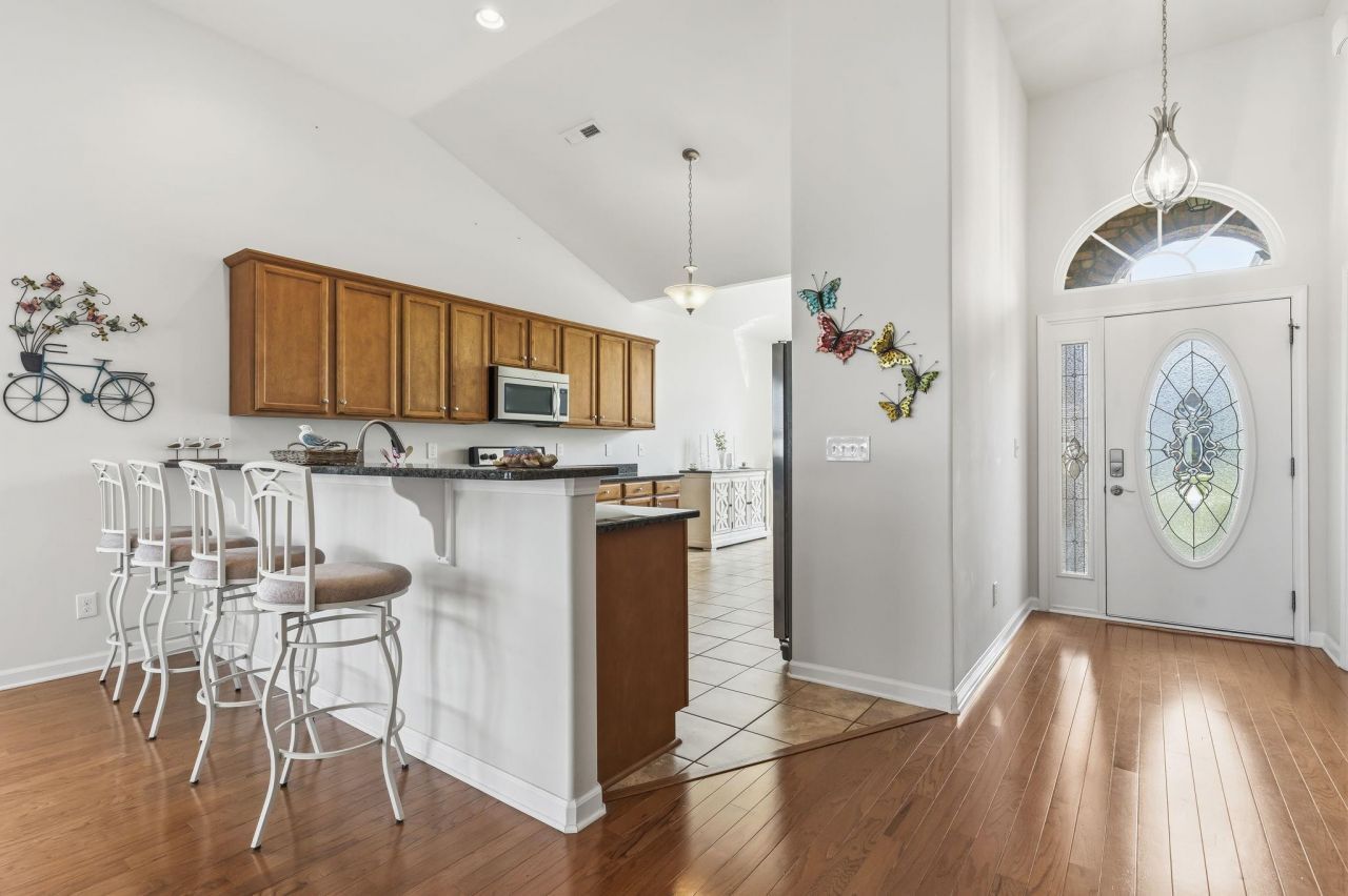 653 Sandberg St. Photo 11