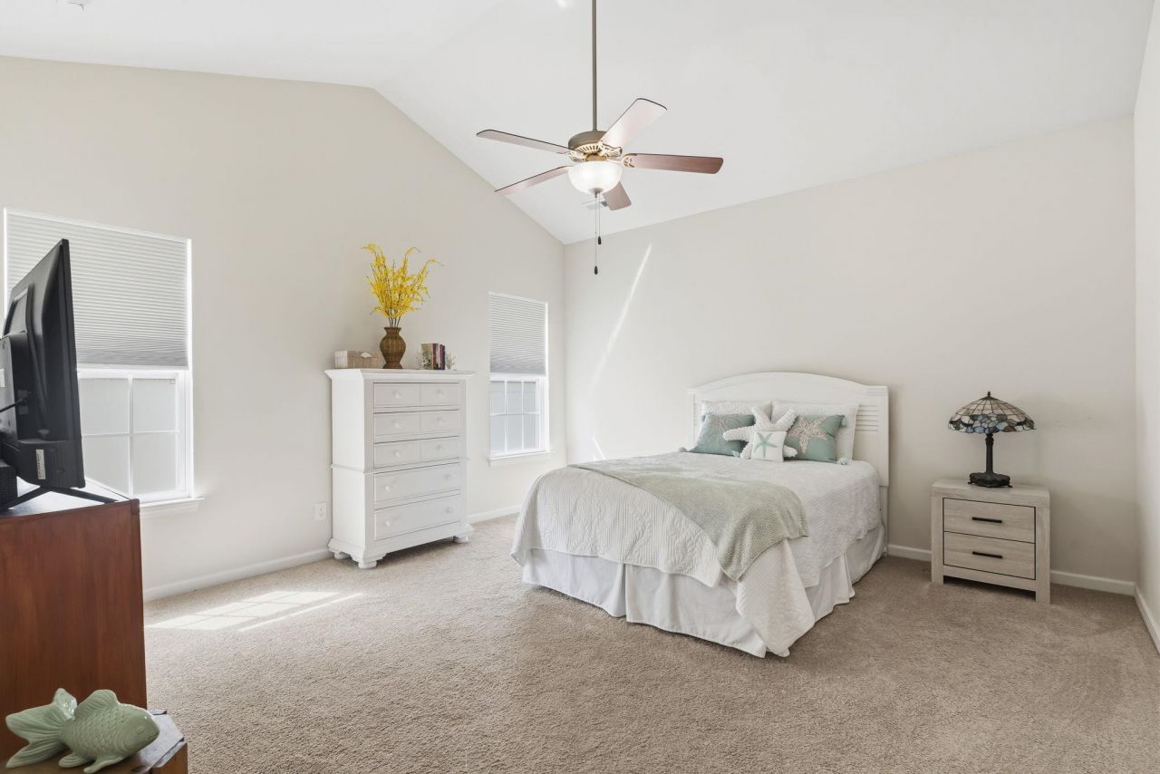 653 Sandberg St. Photo 17