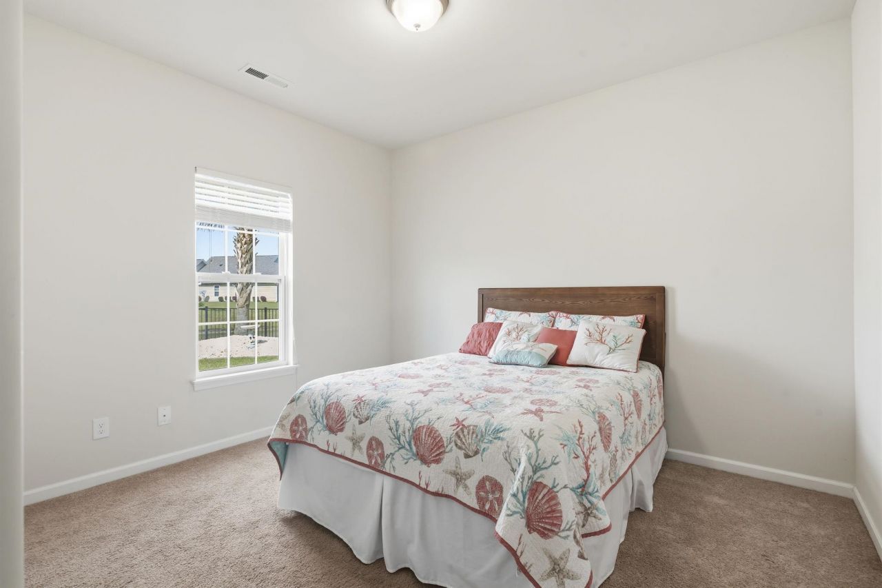 653 Sandberg St. Photo 25