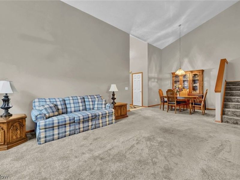 7596 Willow Woods Drive, North Olmsted, OH 44070 Photo 11