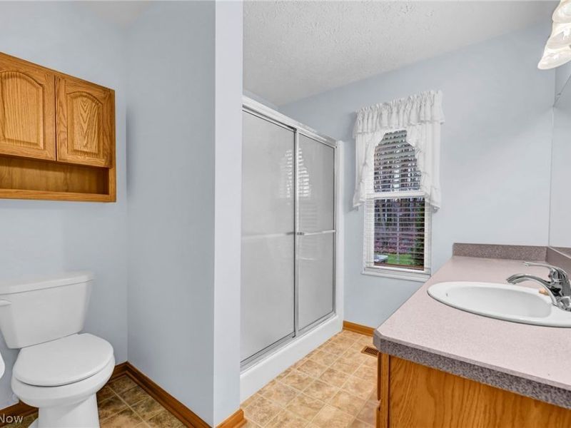 7596 Willow Woods Drive, North Olmsted, OH 44070 Photo 21