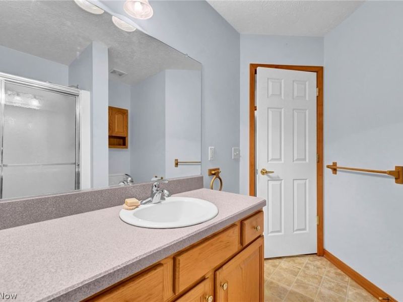 7596 Willow Woods Drive, North Olmsted, OH 44070 Photo 22