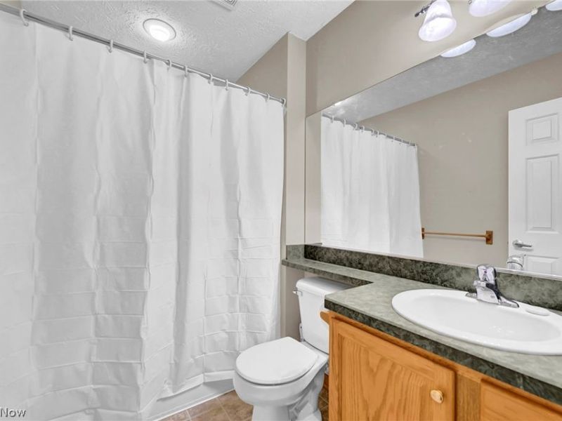 7596 Willow Woods Drive, North Olmsted, OH 44070 Photo 24