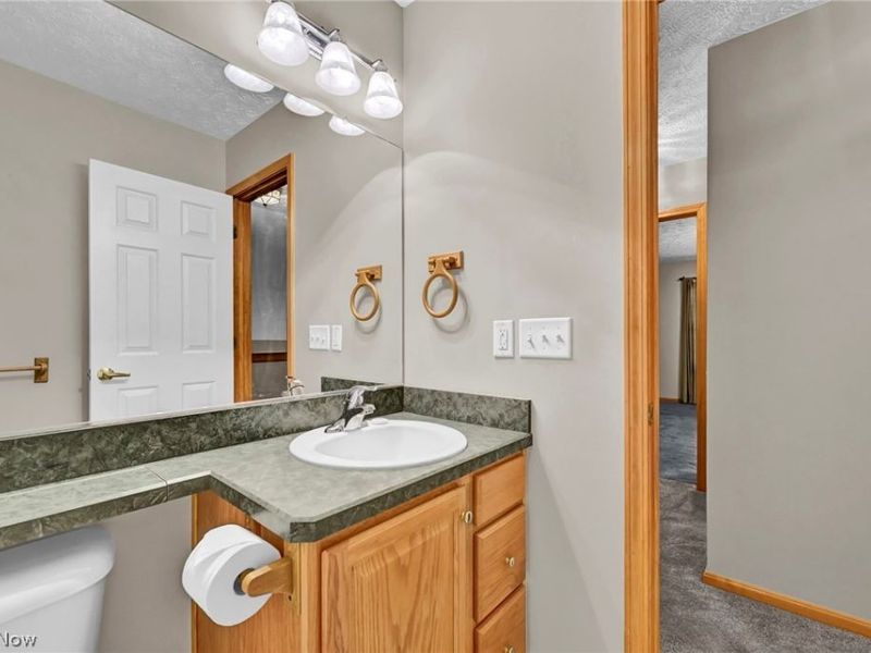 7596 Willow Woods Drive, North Olmsted, OH 44070 Photo 25