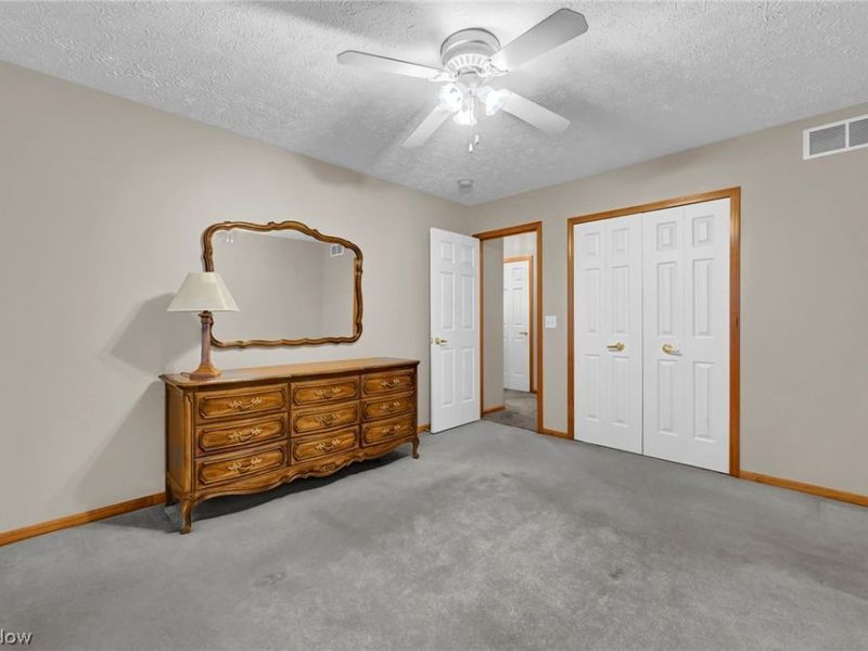 7596 Willow Woods Drive, North Olmsted, OH 44070 Photo 27