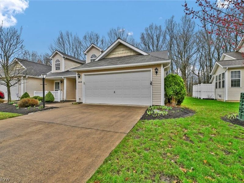 7596 Willow Woods Drive, North Olmsted, OH 44070 Photo 34