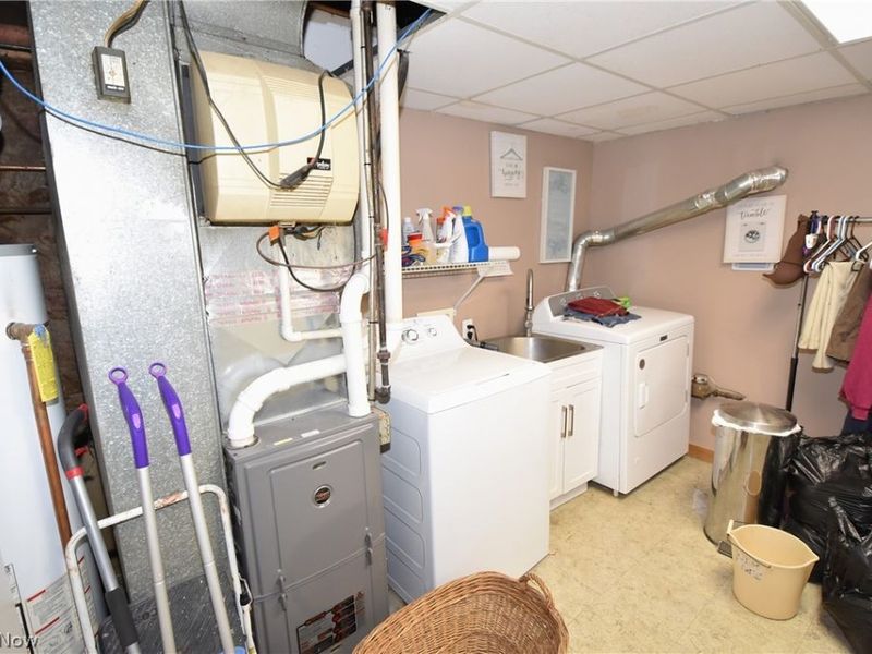 804 Texas Avenue , Mc Donald, OH 44437 Photo 14