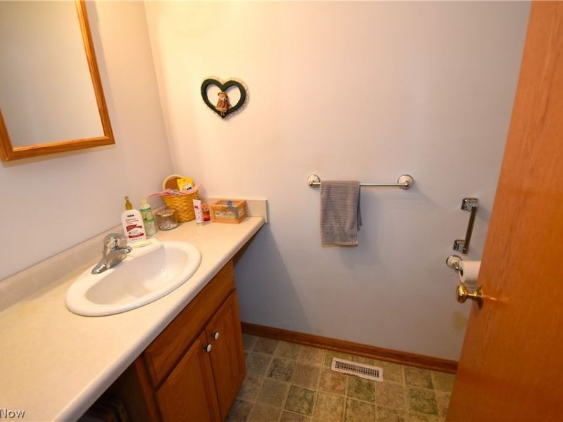 804 Texas Avenue , Mc Donald, OH 44437 Photo 20