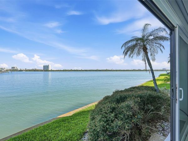868 BAYWAY BOULEVARD , Unit 101, CLEARWATER BEACH, FL 33767