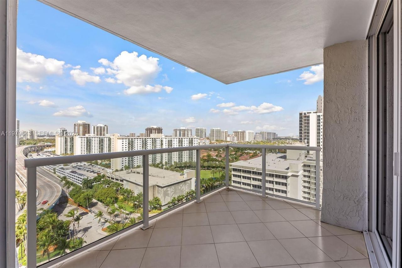 19111 Collins Ave , Unit 1703, Sunny Isles Beach, FL 33160 Photo