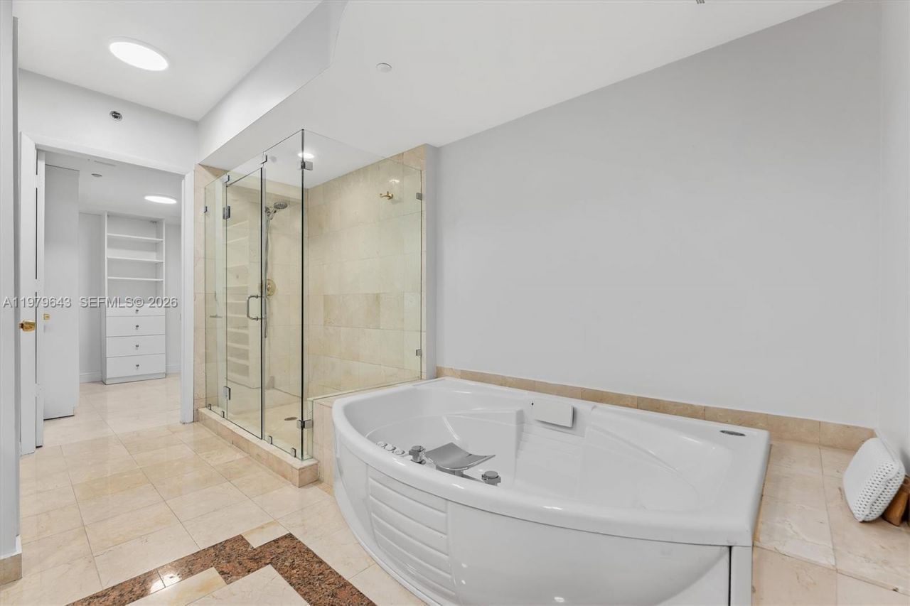 19111 Collins Ave , Unit 1703, Sunny Isles Beach, FL 33160 Photo