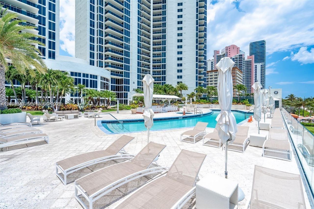 19111 Collins Ave , Unit 1703, Sunny Isles Beach, FL 33160 Photo
