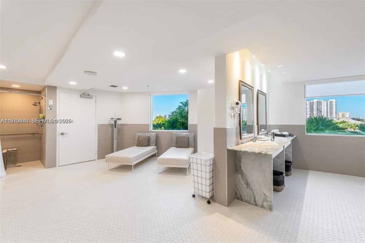 19111 Collins Ave , Unit 1703, Sunny Isles Beach, FL 33160 Photo