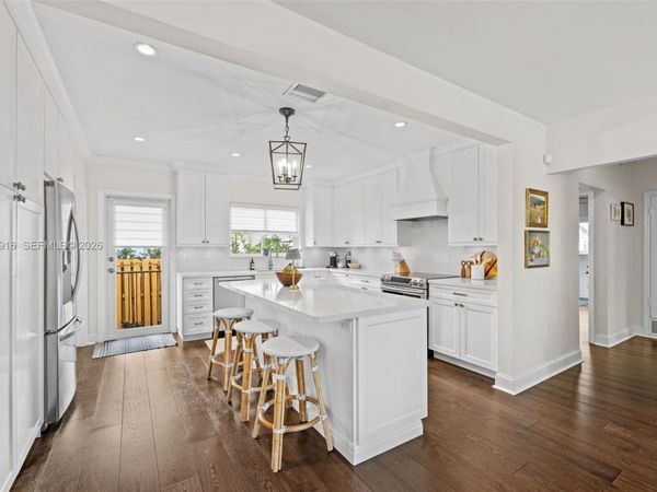 9880 NE 9th Ave , Miami Shores, FL 33138