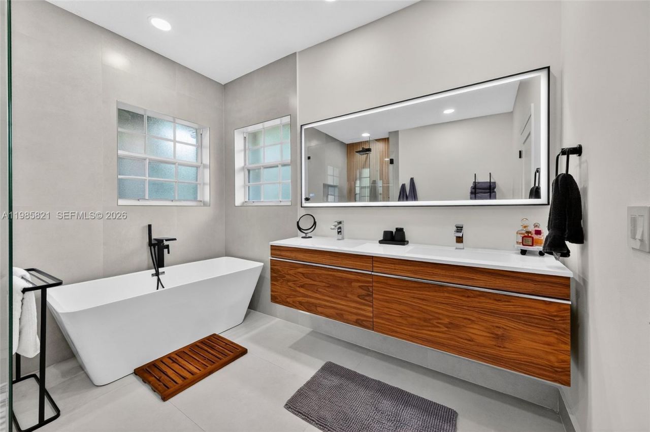 10102 SW 158th Ct , Miami, FL 33196 Photo