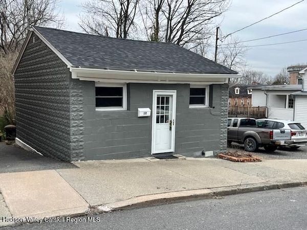 10 Post Street, Kingston, NY 12401