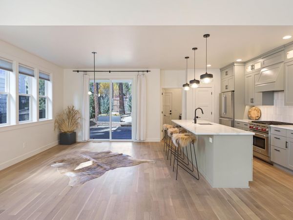 2424 NW Crossing Drive, Bend, OR 97703