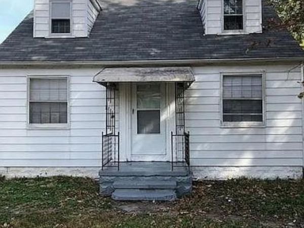 419 Garrison Avenue , Cahokia, IL 62206