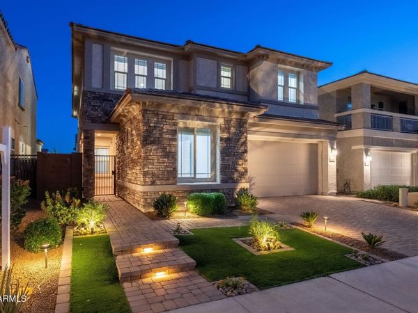 3413 E CREST Lane, Phoenix, AZ 85050