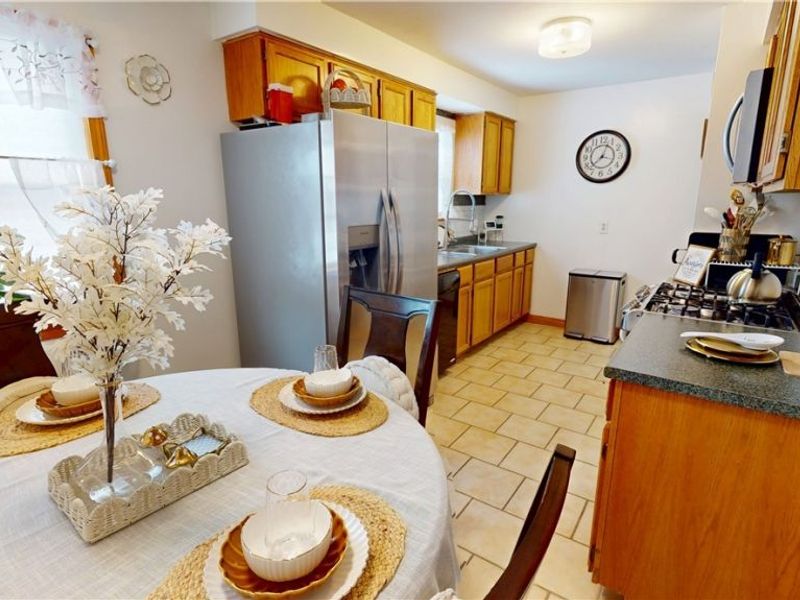 13504 Maple Leaf Drive, Garfield Heights, OH 44125 Photo 2