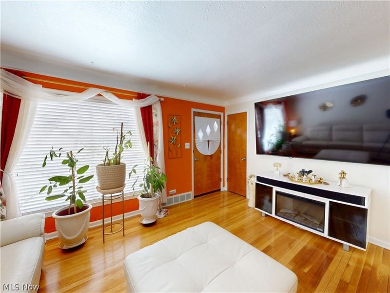 13504 Maple Leaf Drive, Garfield Heights, OH 44125 Photo 8