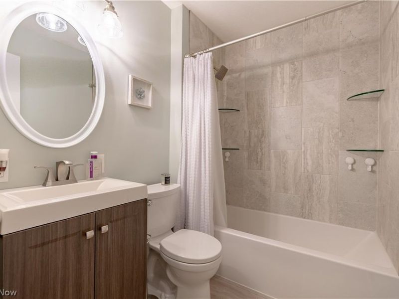 3838 Taft Avenue NE, Canton, OH 44705 Photo 14