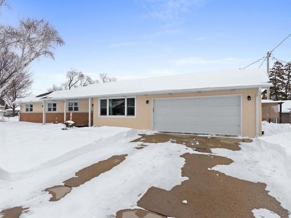 2412 N MORRISON STREET, Appleton, WI 54911