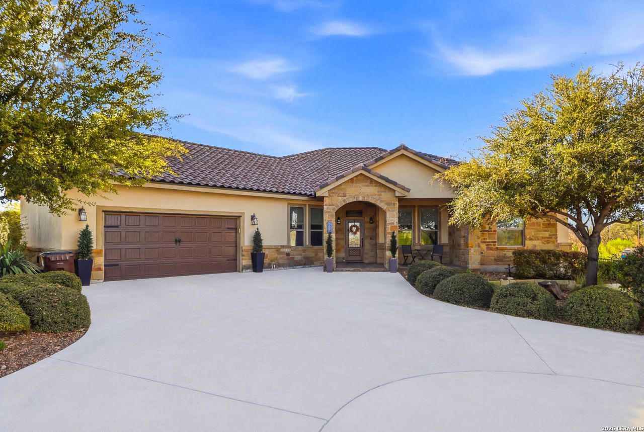 138 Private Road 4703, Castroville, TX 78009 Main Photo