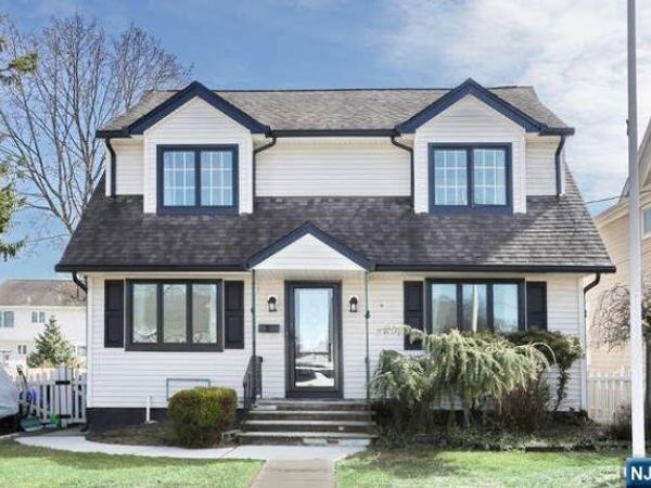 88 Alberta Drive, SADDLE BROOK, NJ 07663