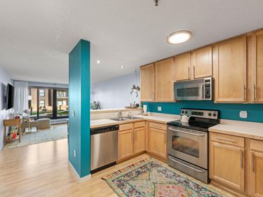 48 Groveland Terrace , Unit B103, Minneapolis, MN 55403