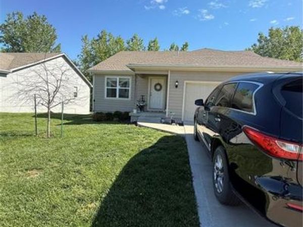 21331 W 216th Street, Spring Hill, KS 66083