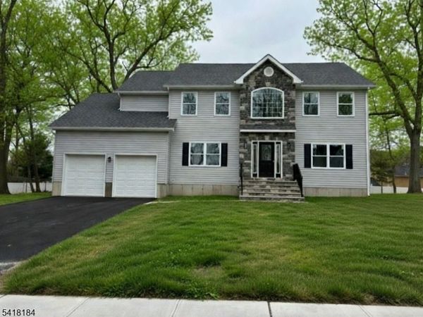 40 Avenue I, Monroe, NJ 08831