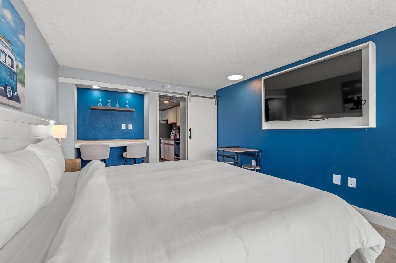 2300 Ocean Blvd. N  Photo 15