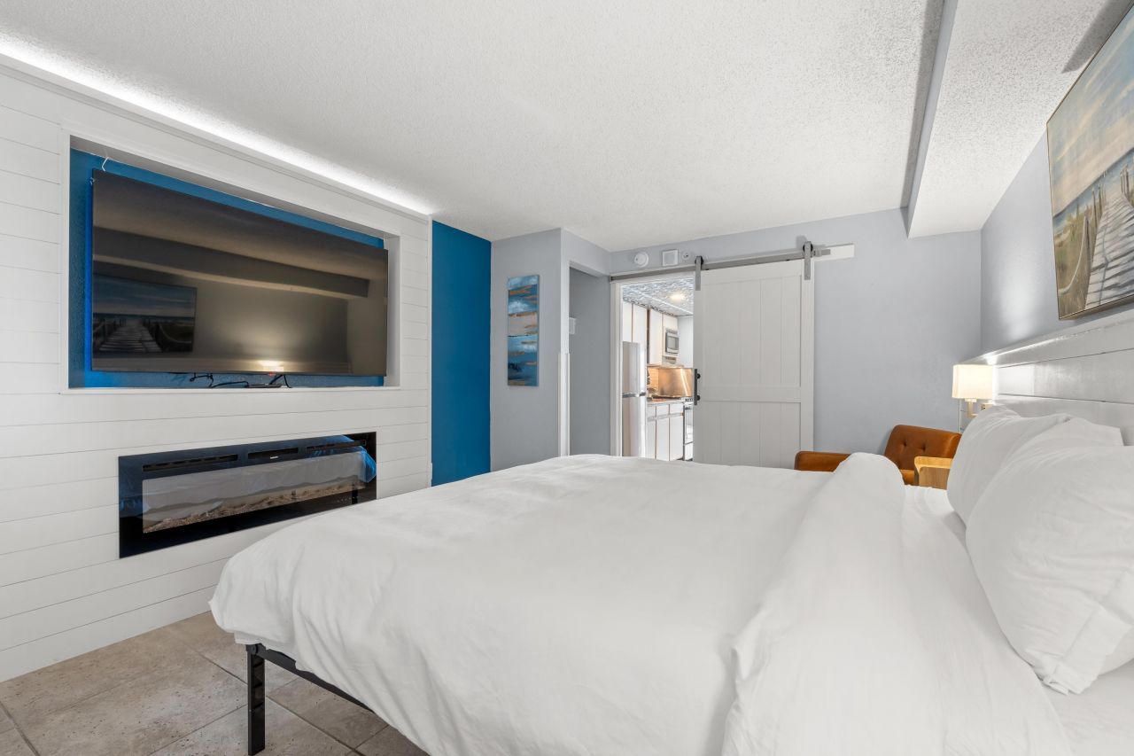 2300 Ocean Blvd. N  Photo 4